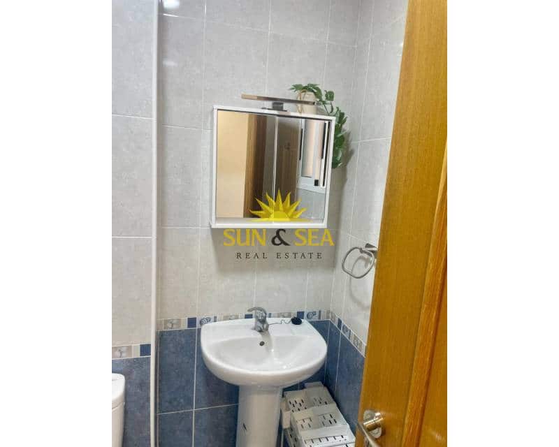 2 bedroom Apartment for rent in Torrevieja - € 800 (Ref: 9593139)