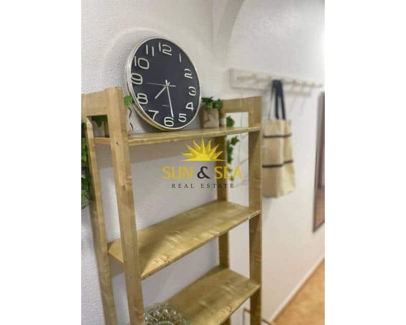 2 bedroom Apartment for rent in Torrevieja - € 800 (Ref: 9593139)