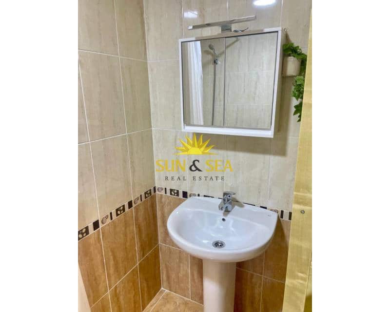 2 bedroom Apartment for rent in Torrevieja - € 800 (Ref: 9593139)