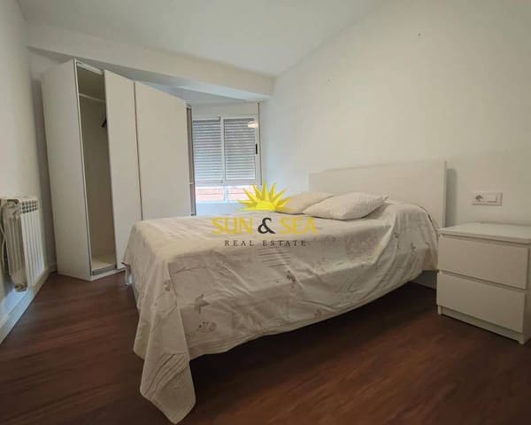 3 soveværelse Penthouse til leje i Playa de los Locos, Torrevieja med garage - € 1.200 (Ref: 9593223)