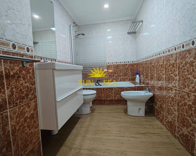 3 soveværelse Penthouse til leje i Torrevieja med garage - € 1.200 (Ref: 9593223)