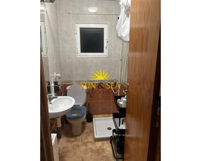 Apartamento de 5 habitaciones en Torrevieja en alquiler con piscina - 1.200 € (Ref: 9593225)