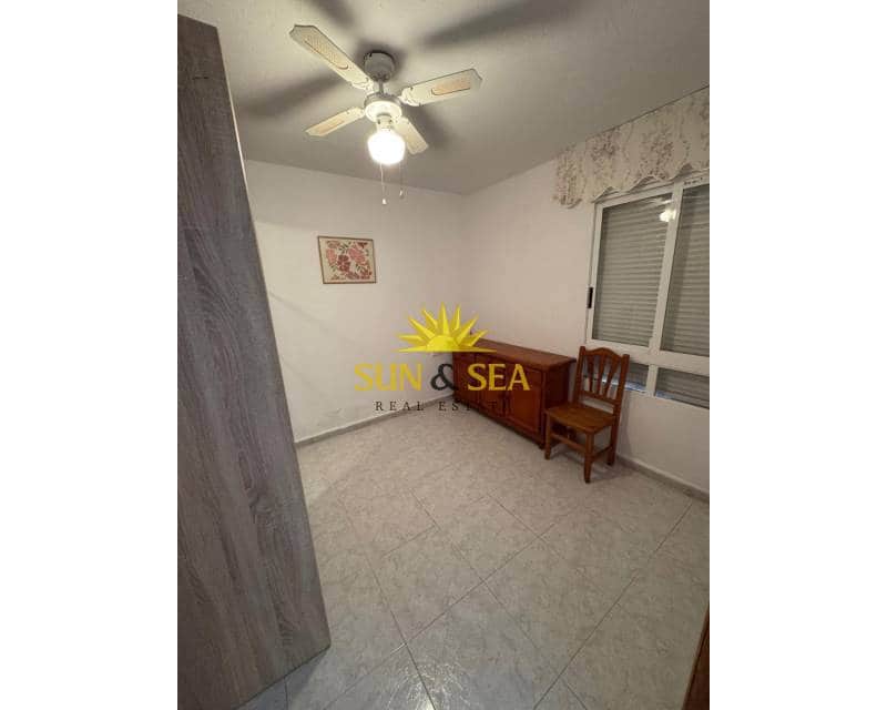 Apartamento de 5 habitaciones en Torrevieja en alquiler con piscina - 1.200 € (Ref: 9593225)