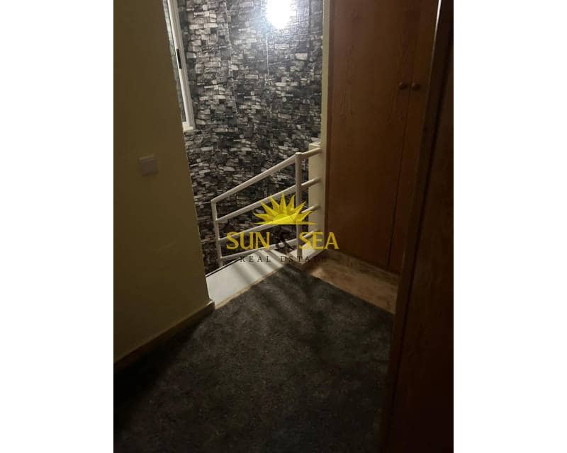 Apartamento de 5 habitaciones en Torrevieja en alquiler con piscina - 1.200 € (Ref: 9593225)