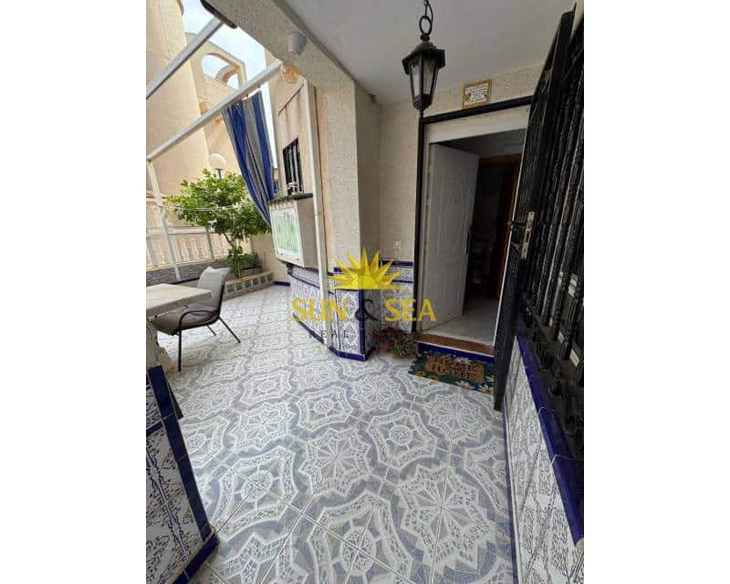 Apartamento de 5 habitaciones en Torrevieja en alquiler con piscina - 1.200 € (Ref: 9593225)