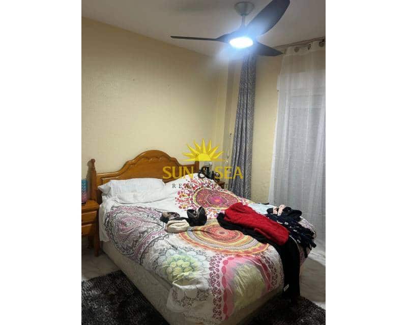 Apartamento de 5 habitaciones en Torrevieja en alquiler con piscina - 1.200 € (Ref: 9593225)