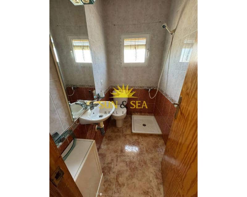 Apartamento de 5 habitaciones en Torrevieja en alquiler con piscina - 1.200 € (Ref: 9593225)