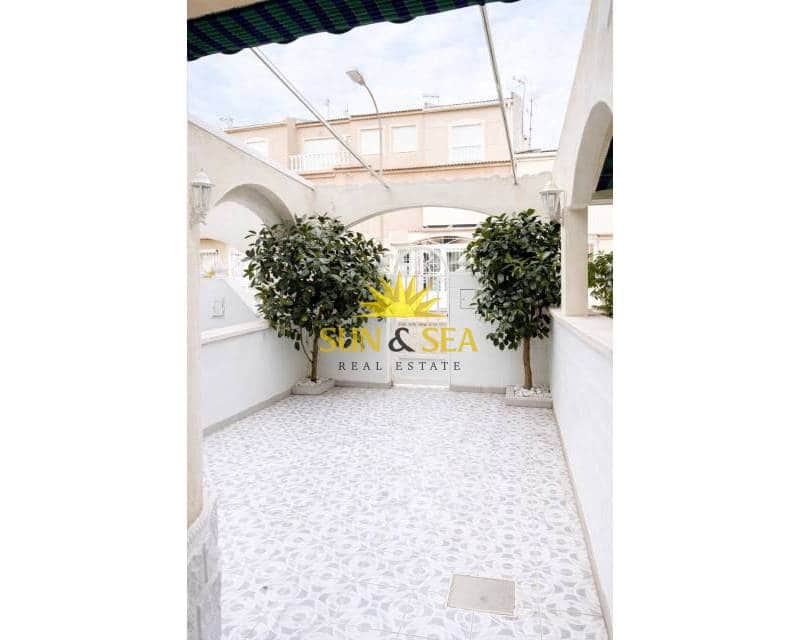 2 bedroom Townhouse for rent in Pilar de la Horadada with pool - € 790 (Ref: 9593226)