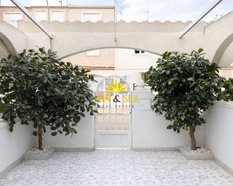 2 bedroom Townhouse for rent in Pilar de la Horadada with pool - € 790 (Ref: 9593226)