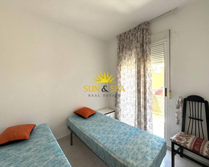 2 slaapkamer Appartement te huur in Torrevieja - € 800 (Ref: 9593227)