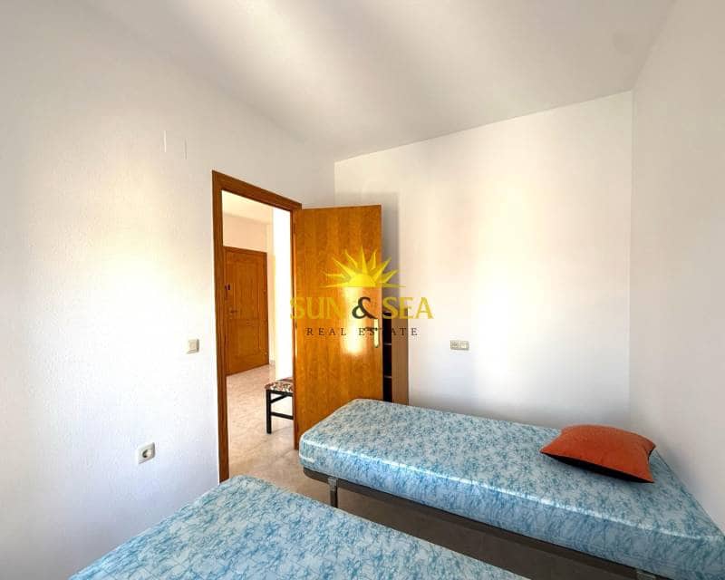 2 slaapkamer Appartement te huur in Torrevieja - € 800 (Ref: 9593227)