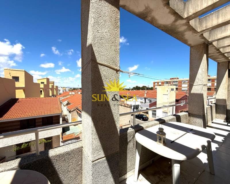 2 slaapkamer Appartement te huur in Torrevieja - € 800 (Ref: 9593227)