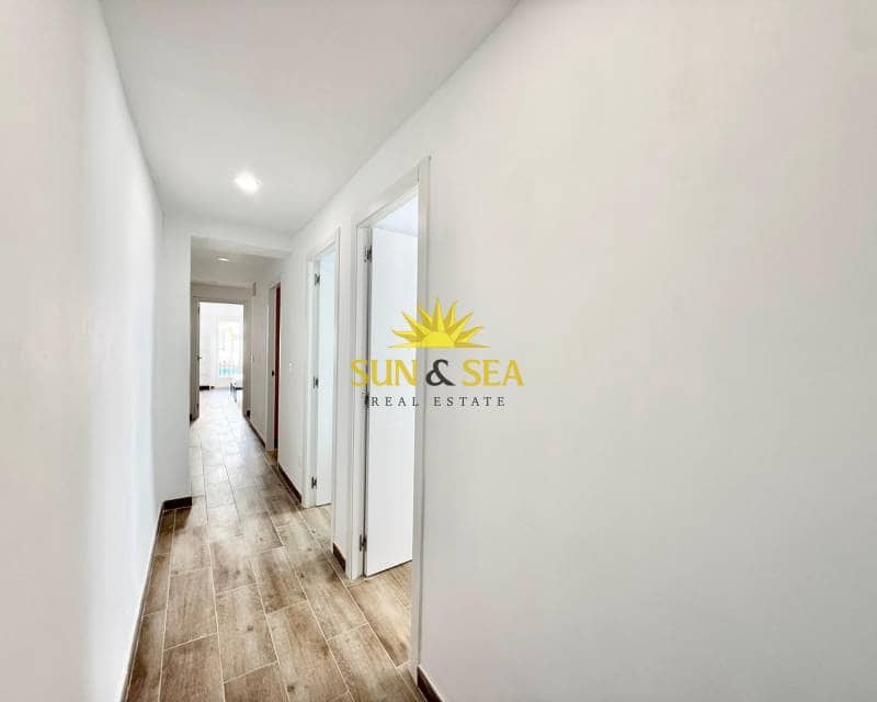 4 soveværelse Lejlighed til leje i Playa de San Juan - € 1.100 (Ref: 9603055)