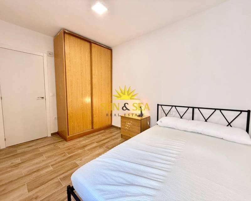 4 soveværelse Lejlighed til leje i Playa de San Juan - € 1.100 (Ref: 9603055)