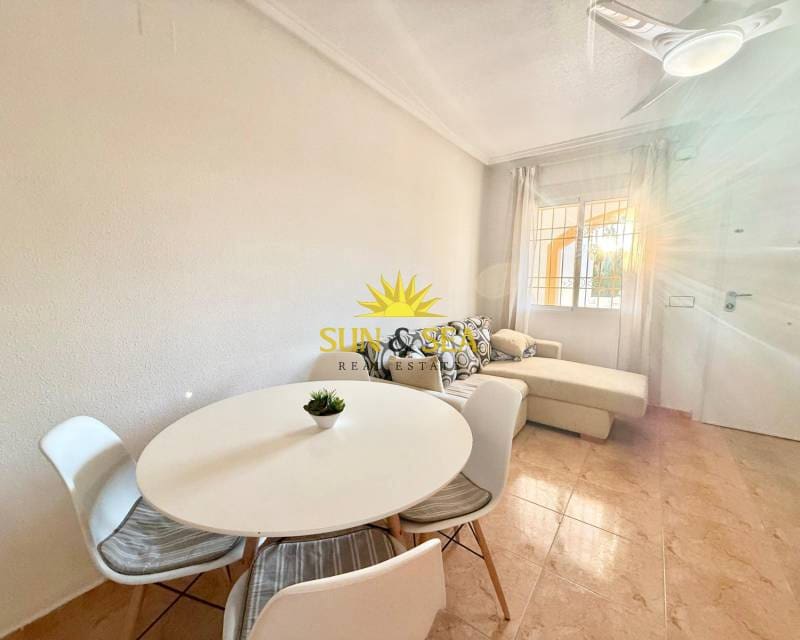 2 Zimmer Haus zu vermieten in El Limonar mit Pool - 800 € (Ref: 9606616)