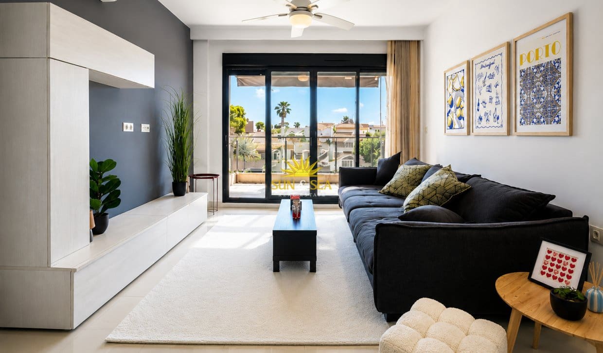 2 Zimmer Apartment zu verkaufen in Pilar de la Horadada mit Pool - 229.990 € (Ref: 9610495)