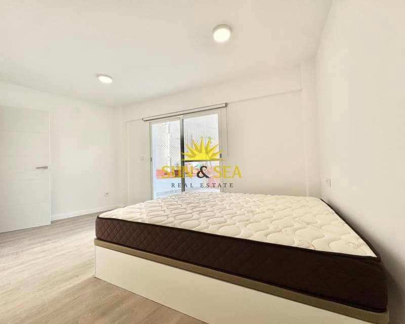 1 soveværelse Lejlighed til leje i El Campello - € 950 (Ref: 9610497)