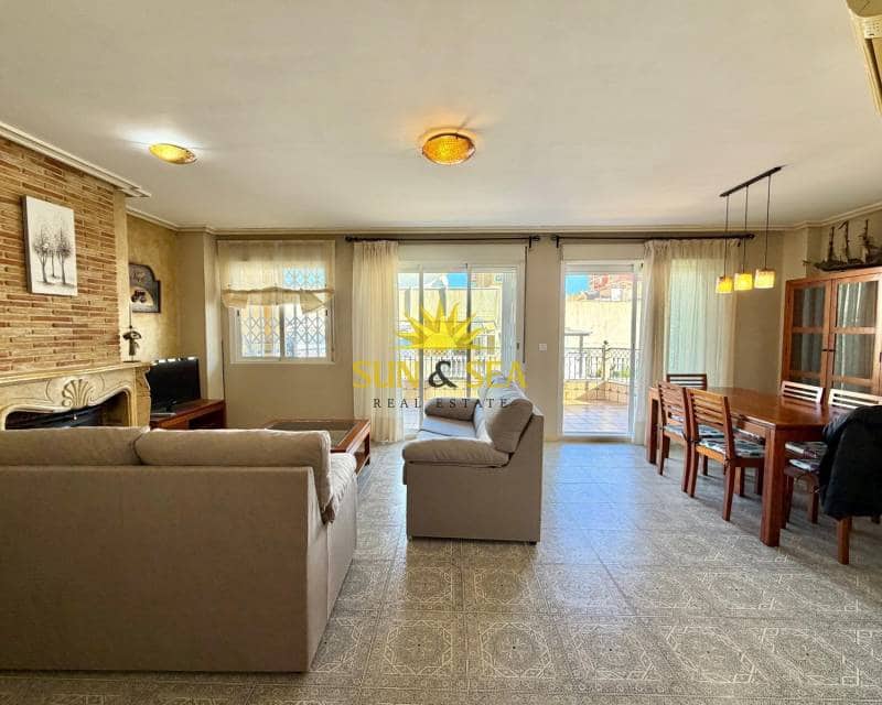 3 soveværelse Penthouse til leje i Torrevieja - € 1.100 (Ref: 9614085)