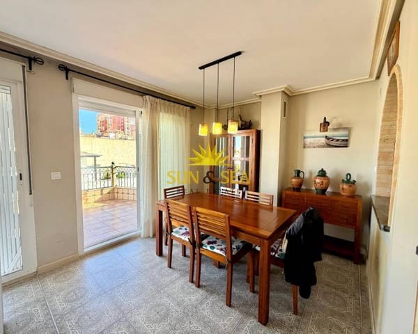 3 soveværelse Penthouse til leje i Playa de los Locos, Torrevieja - € 1.100 (Ref: 9614085)