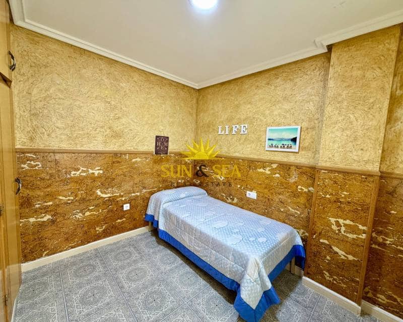 3 soveværelse Penthouse til leje i Torrevieja - € 1.100 (Ref: 9614085)