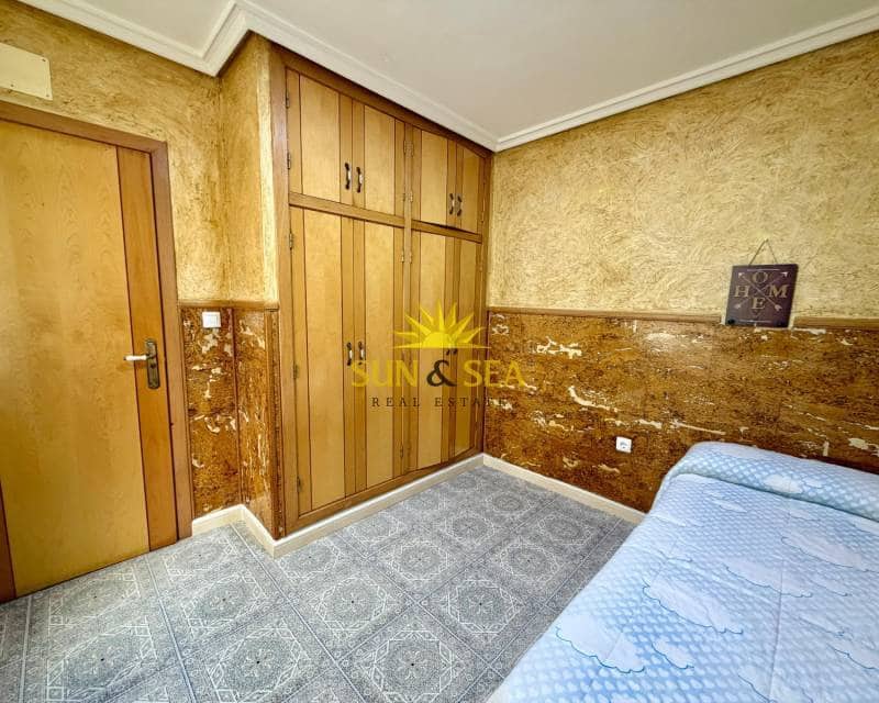 3 soveværelse Penthouse til leje i Torrevieja - € 1.100 (Ref: 9614085)