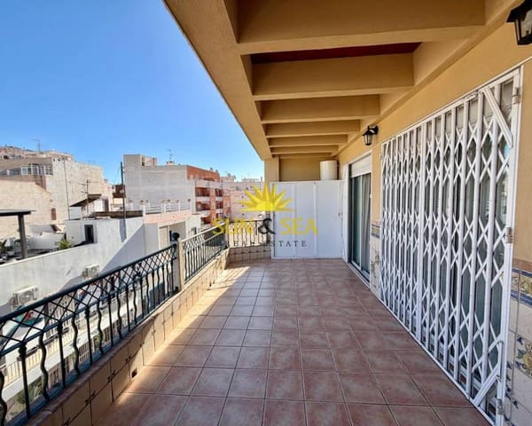 3 soveværelse Penthouse til leje i Playa de los Locos, Torrevieja - € 1.100 (Ref: 9614085)