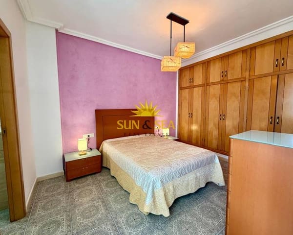 3 soveværelse Penthouse til leje i Playa de los Locos, Torrevieja - € 1.100 (Ref: 9614085)