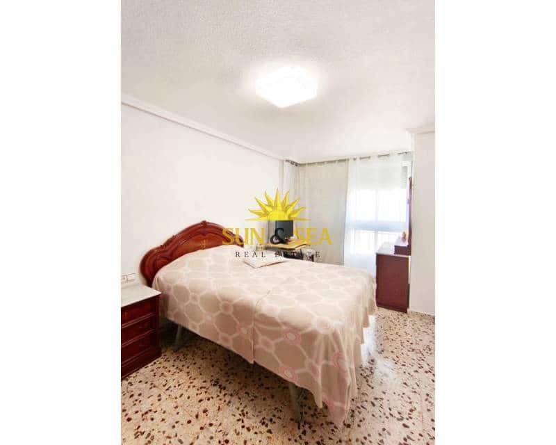 Apartamento de 3 habitaciones en El Campello en venta - 250.000 € (Ref: 9614443)