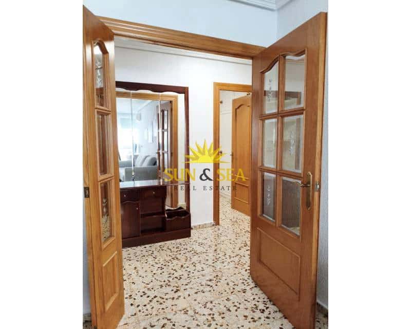 Apartamento de 3 habitaciones en El Campello en venta - 250.000 € (Ref: 9614443)