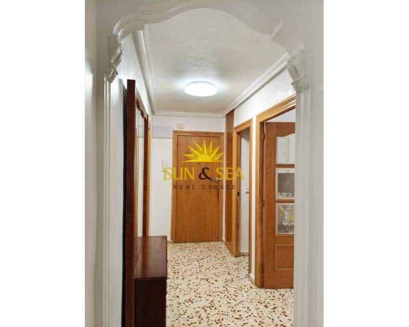 Apartamento de 3 habitaciones en El Campello en venta - 250.000 € (Ref: 9614443)