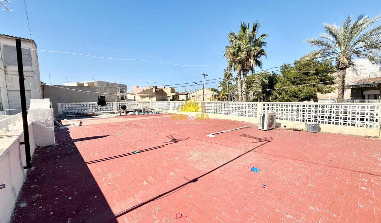 3 bedroom Villa for sale in Los Cuarteros with garage - € 260,000 (Ref: 9626903)