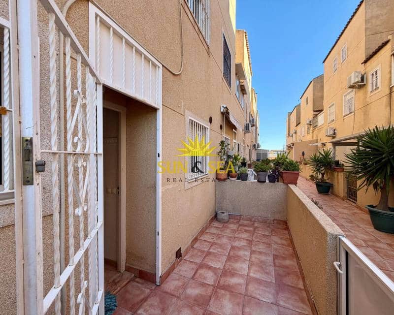 3 soverom Villa til salgs i Orihuela Costa med svømmebasseng garasje - € 250 000 (Ref: 9630572)