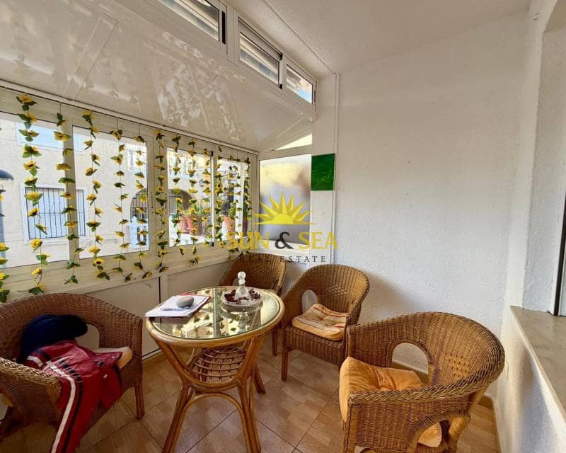 3 soverom Villa til salgs i Orihuela Costa med svømmebasseng garasje - € 250 000 (Ref: 9630572)