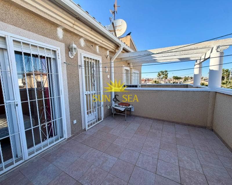 3 soverom Villa til salgs i Orihuela Costa med svømmebasseng garasje - € 250 000 (Ref: 9630572)