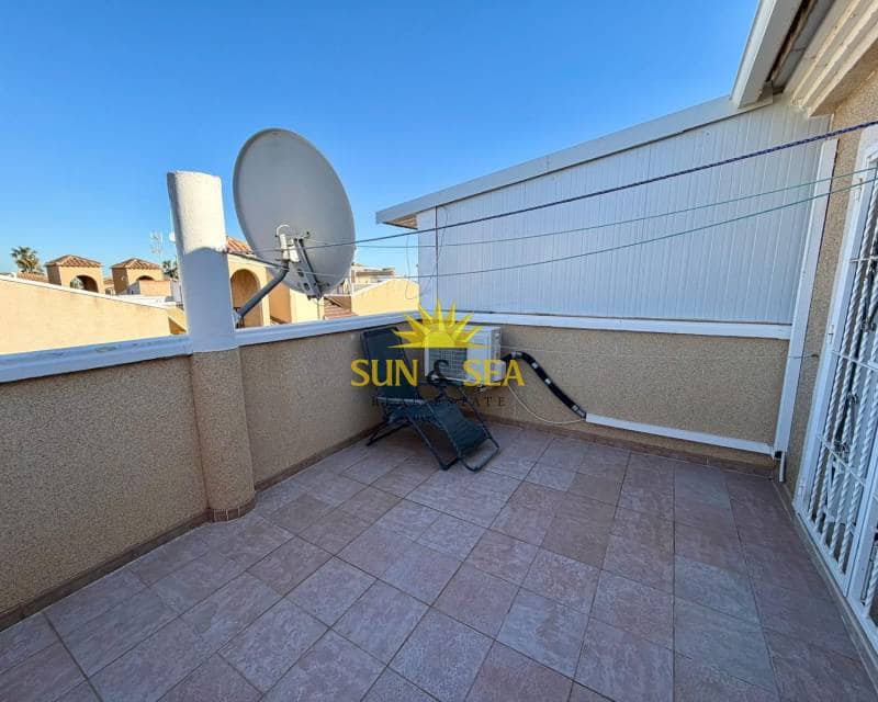 3 soverom Villa til salgs i Orihuela Costa med svømmebasseng garasje - € 250 000 (Ref: 9630572)