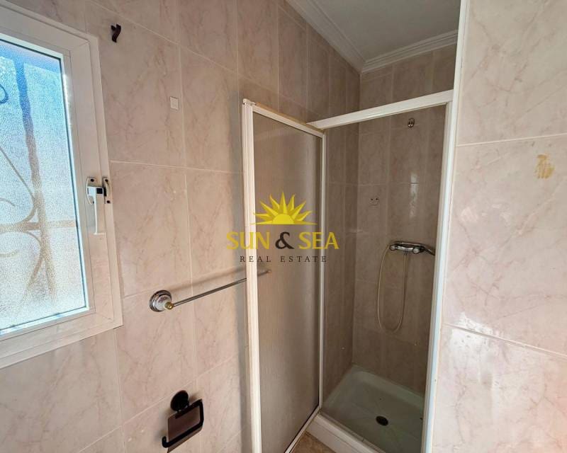 3 soverom Villa til salgs i Orihuela Costa med svømmebasseng garasje - € 250 000 (Ref: 9630572)