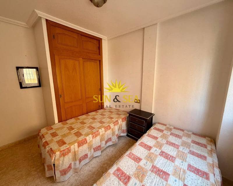 3 soverom Villa til salgs i Orihuela Costa med svømmebasseng garasje - € 250 000 (Ref: 9630572)