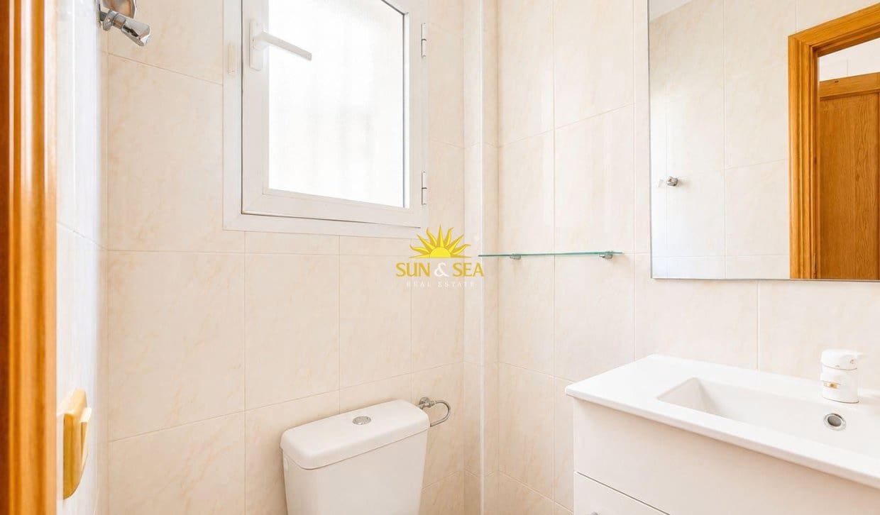 3 soveværelse Villa til salg i Orihuela Costa med swimmingpool garage - € 240.000 (Ref: 9630572)