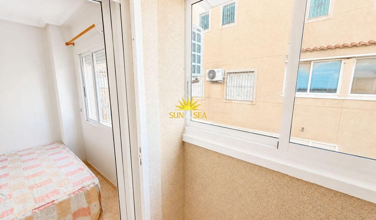 3 soveværelse Villa til salg i Orihuela Costa med swimmingpool garage - € 240.000 (Ref: 9630572)