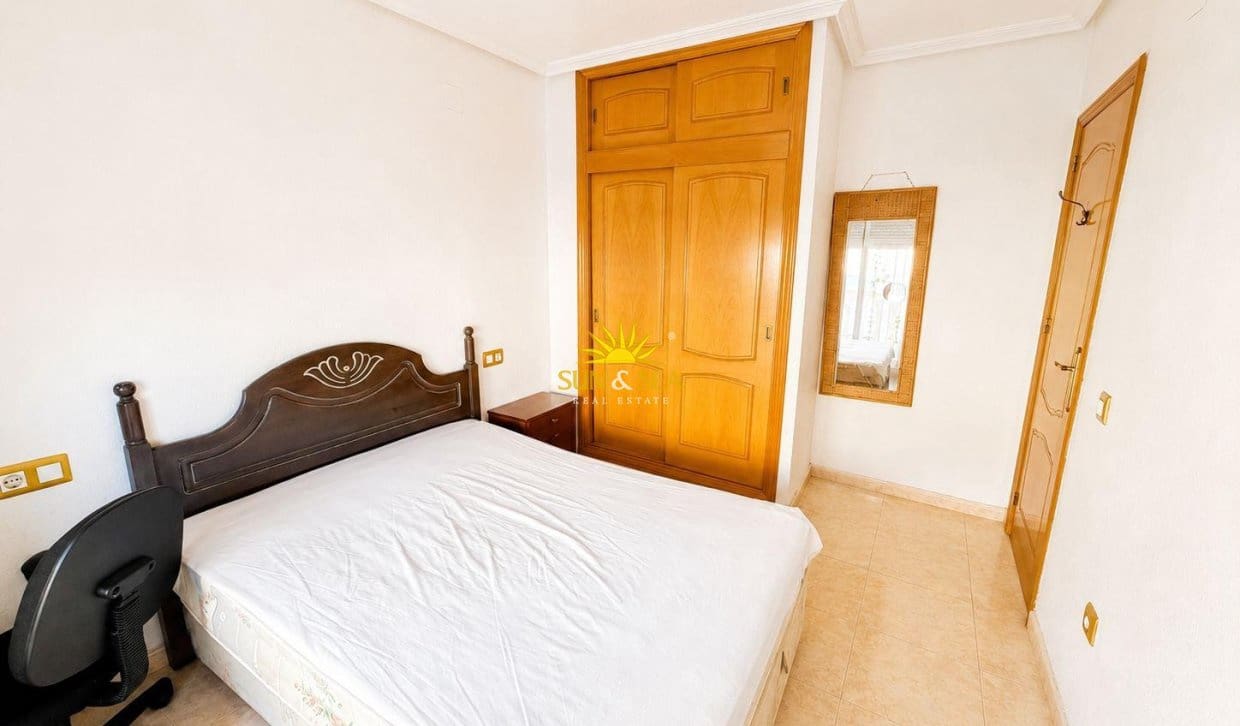 3 soveværelse Villa til salg i Orihuela Costa med swimmingpool garage - € 240.000 (Ref: 9630572)