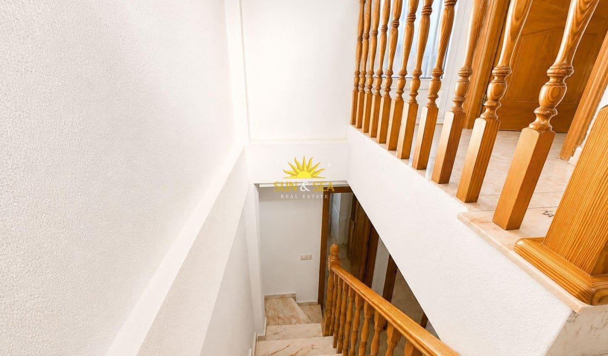 3 soveværelse Villa til salg i Orihuela Costa med swimmingpool garage - € 240.000 (Ref: 9630572)