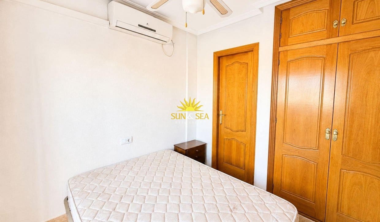 3 soveværelse Villa til salg i Orihuela Costa med swimmingpool garage - € 240.000 (Ref: 9630572)
