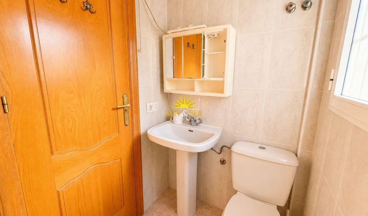 3 soveværelse Villa til salg i Orihuela Costa med swimmingpool garage - € 240.000 (Ref: 9630572)
