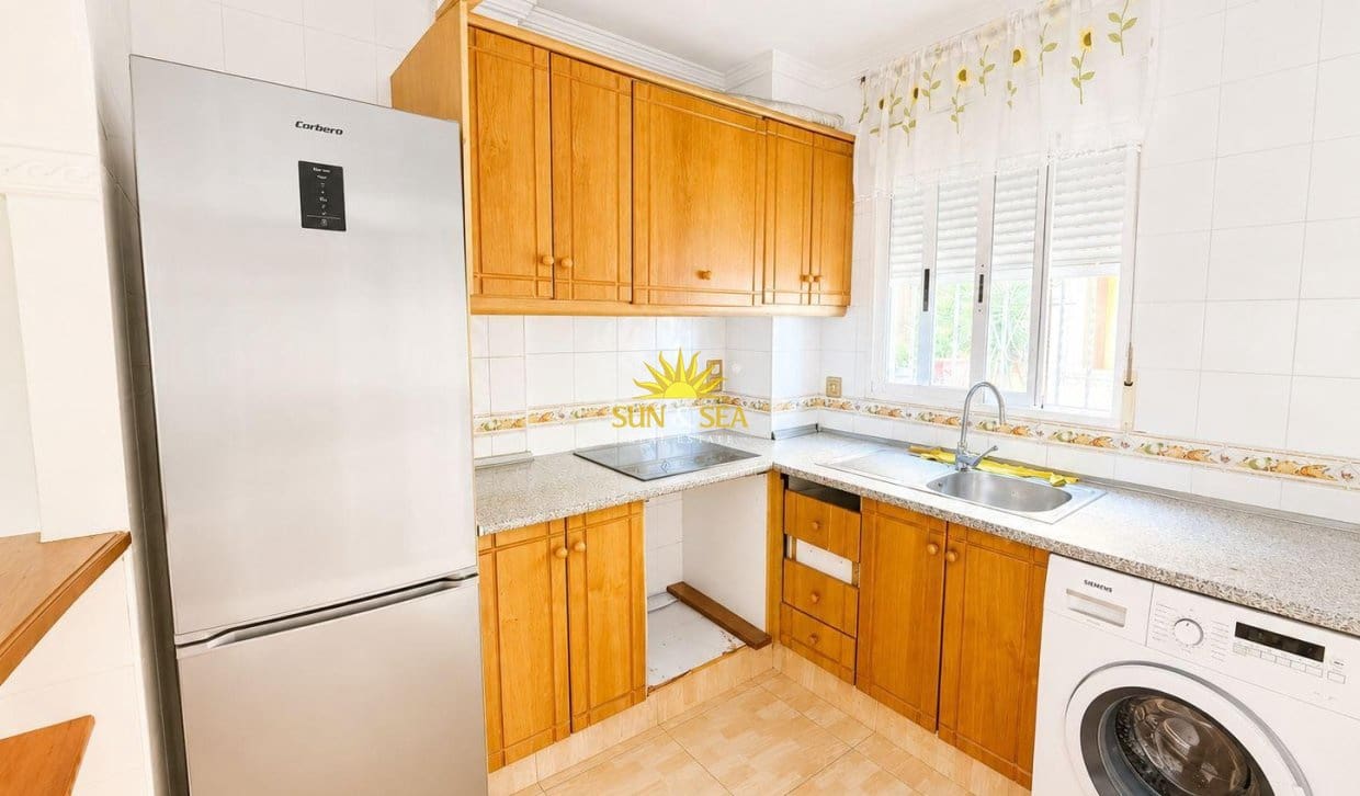 3 soveværelse Villa til salg i Orihuela Costa med swimmingpool garage - € 240.000 (Ref: 9630572)