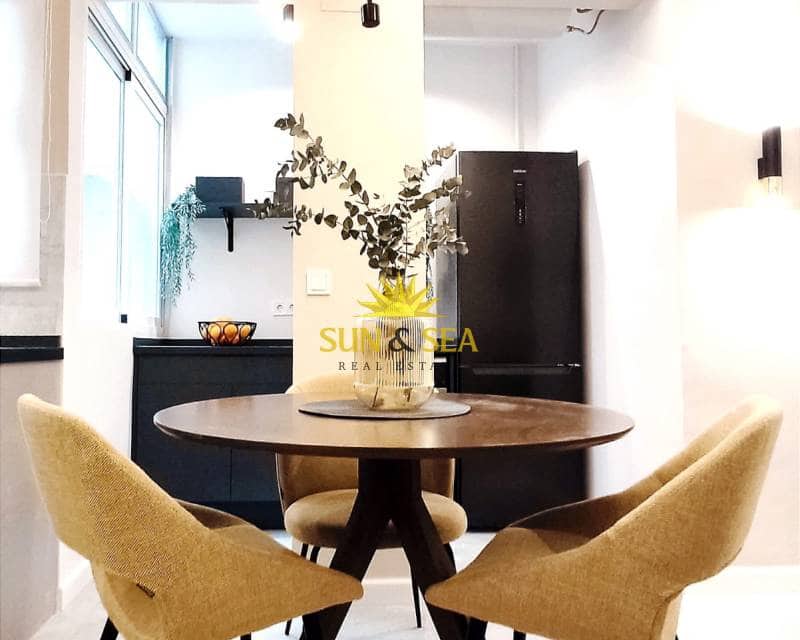 3 makuuhuone Huoneisto vuokrattavana paikassa Alicante kaupunki - 1 200 € (Ref: 9631455)