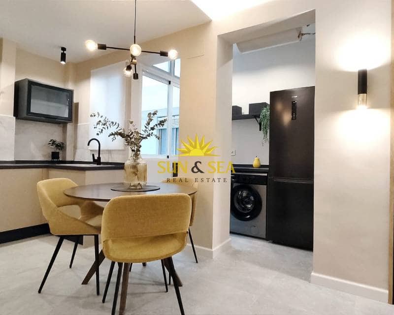 3 makuuhuone Huoneisto vuokrattavana paikassa Alicante kaupunki - 1 200 € (Ref: 9631455)