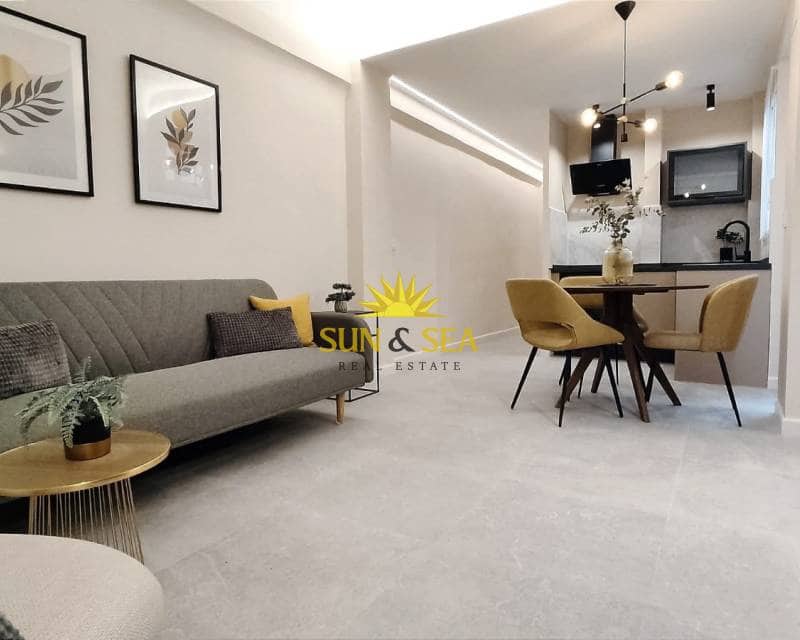 3 makuuhuone Huoneisto vuokrattavana paikassa Alicante kaupunki - 1 200 € (Ref: 9631455)