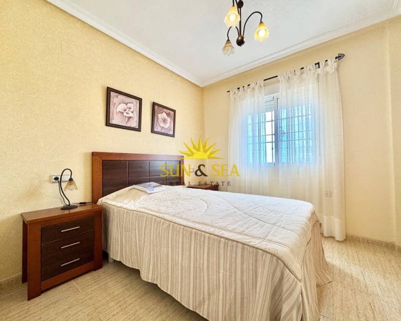 2 quarto Apartamento para arrendar em Cabo Roig com piscina - 950 € (Ref: 9631456)