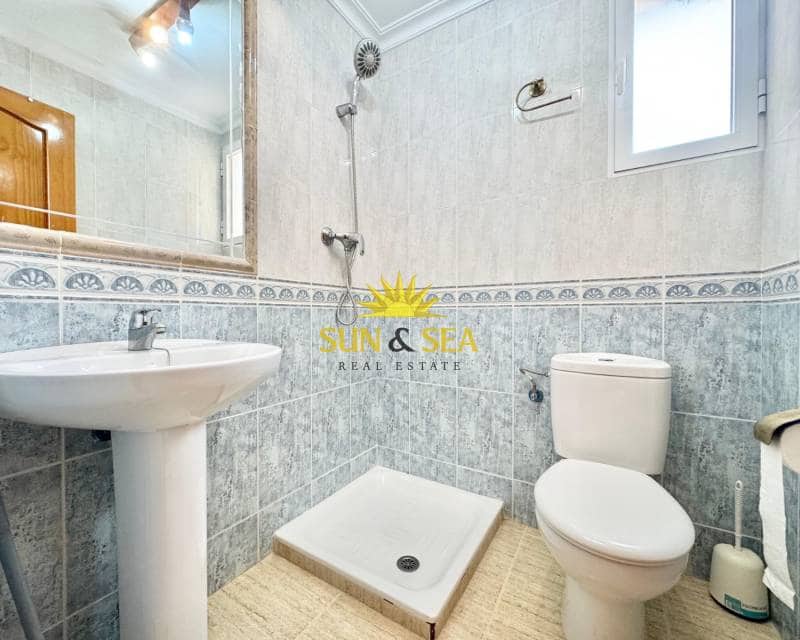 2 quarto Apartamento para arrendar em Cabo Roig com piscina - 950 € (Ref: 9631456)