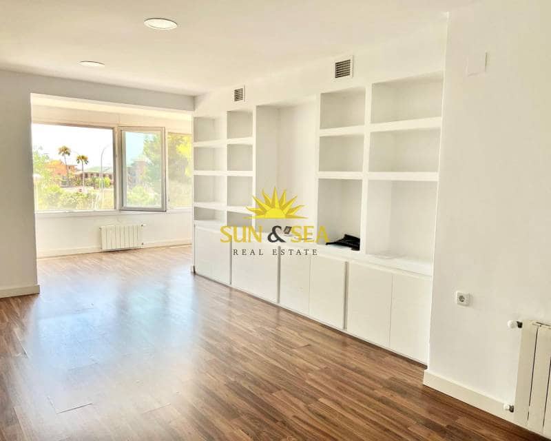 3 soverom Leilighet til leie i Alicante by med svømmebasseng garasje - € 1 600 (Ref: 9631458)